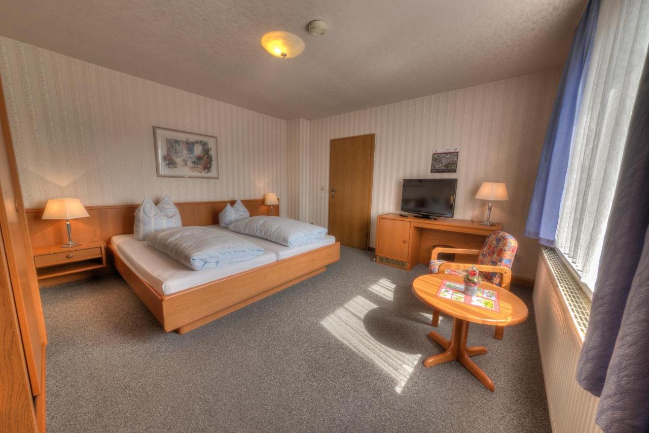 Hotel - Pension & Gaststaette "Alter Koenig" Hettstedt Exteriér fotografie